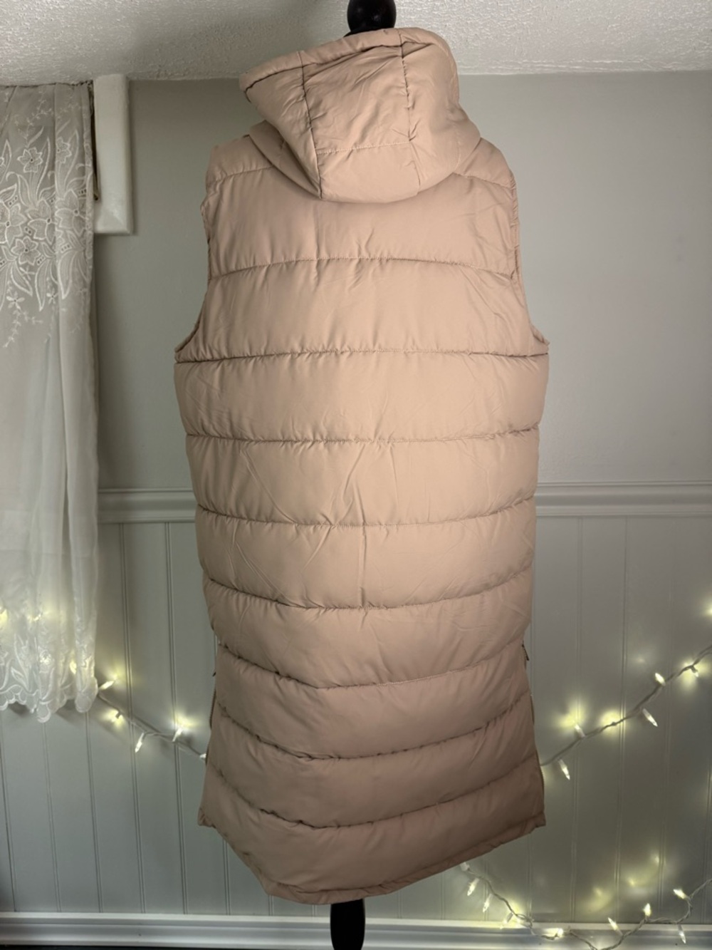 NWT G.O.G.G Long Quilted Sleeveless Hooded Vest in Tan Oat - Picture 2 of 4